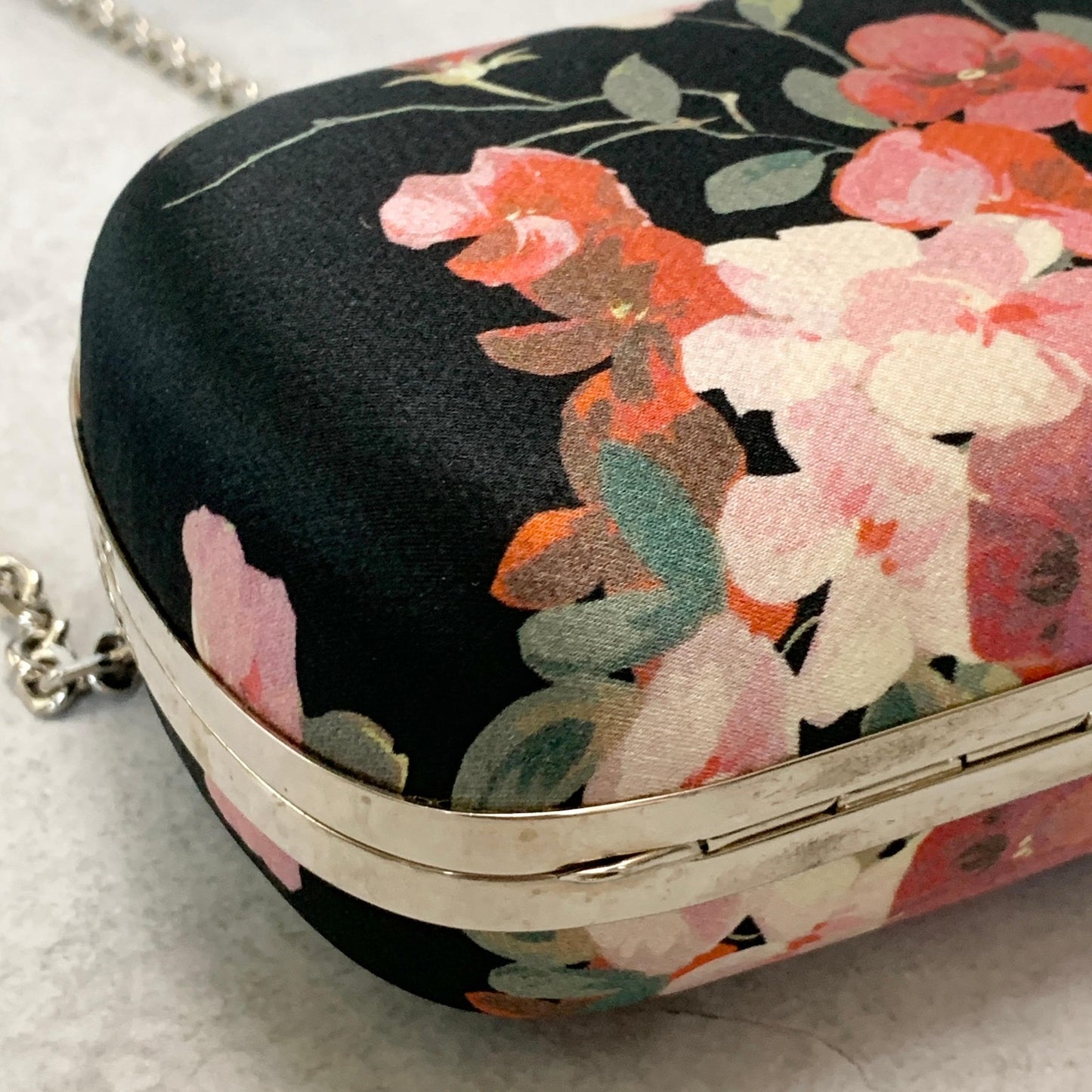 Alexander McQueen Bag Skull Chain Flower convertible Clutch Purse Hand Metal