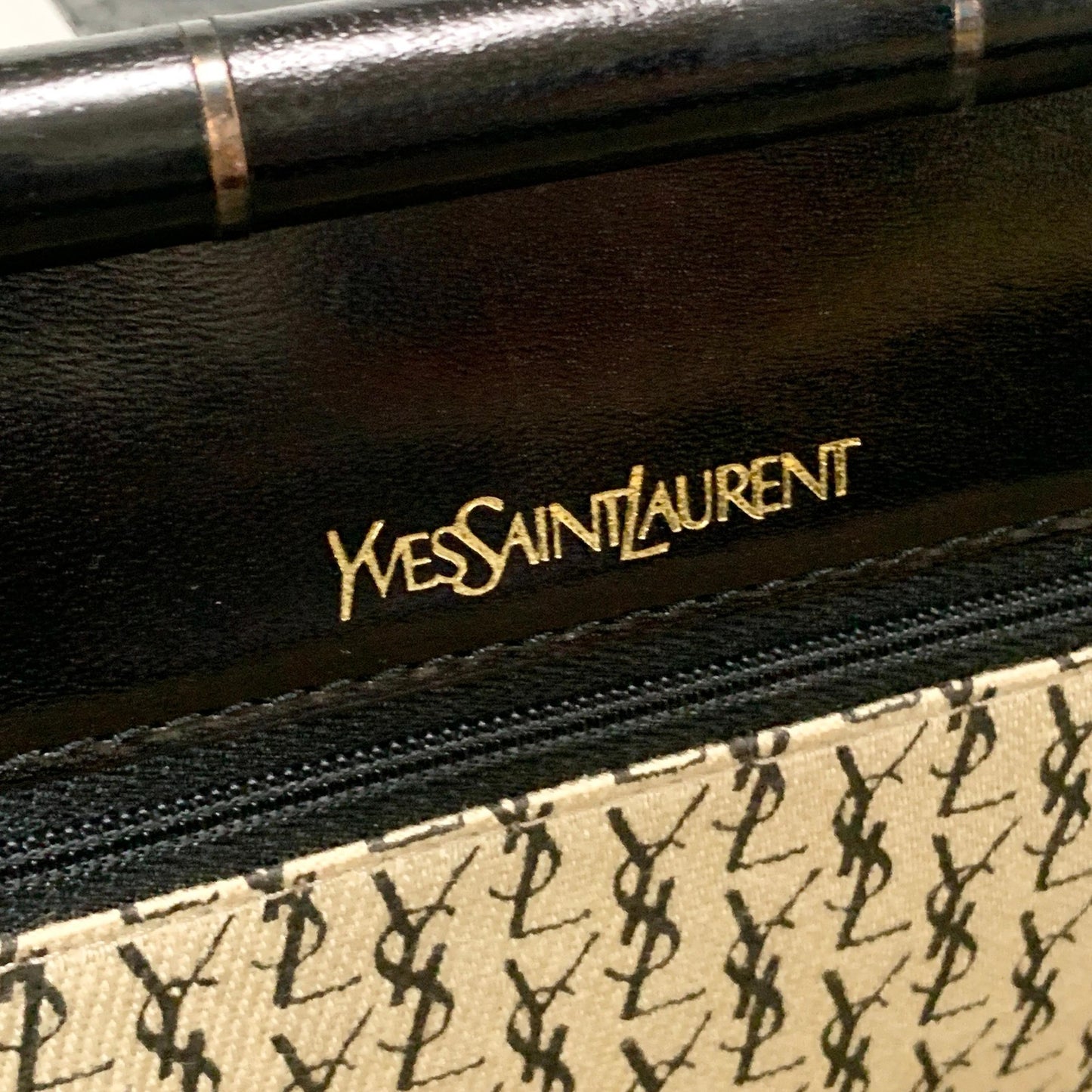 Saint Laurent YSL Logo Clutch Bag Cassandra Purse Handbag Leather Black Auth