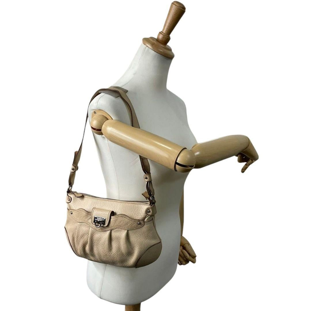 Salvatore Ferragamo shoulder bag Purse Gancini Beige Authentic Leather Women's