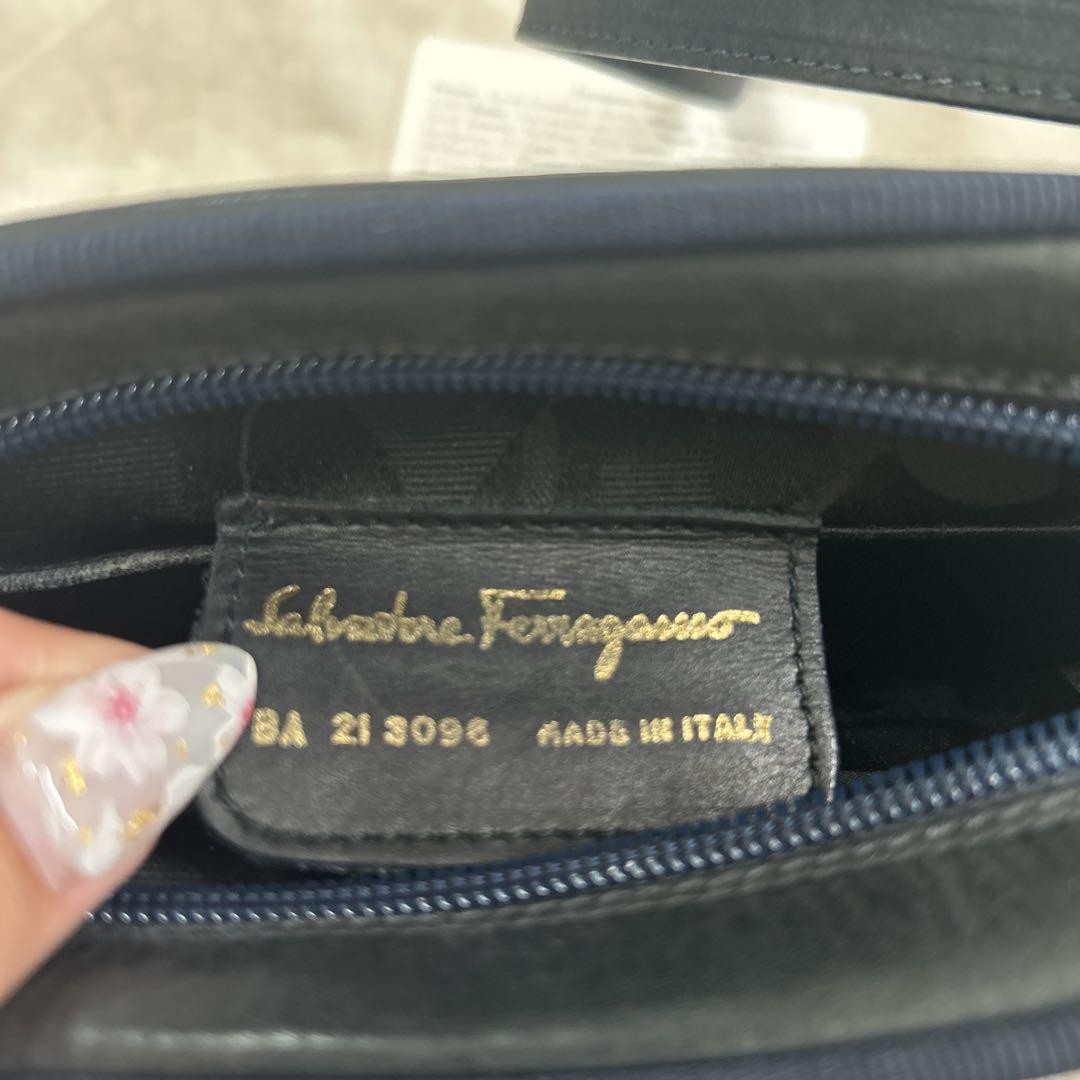 Salvatore Ferragamo shoulder bag Purse VARA Dark Navy Suede Authentic Women's