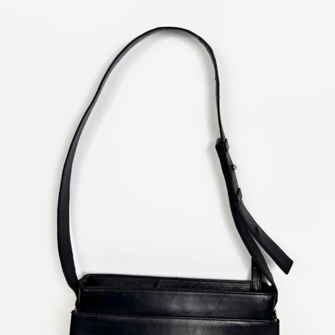 Salvatore Ferragamo Shoulder Bag Purse Vara Ribbon Leather Black Authentic