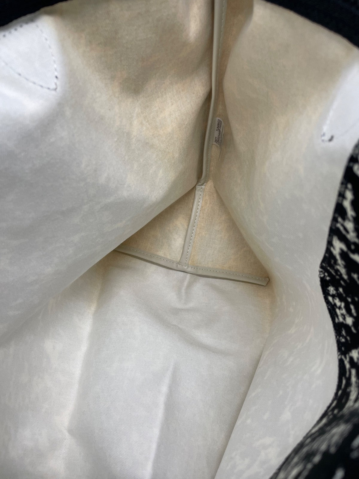 Longchamp Hand Bag Tote Purse Le Pliage White Black Authentic