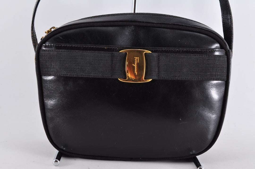 Salvatore Ferragamo Shoulder Bag Purse Vara Leather Black Authentic