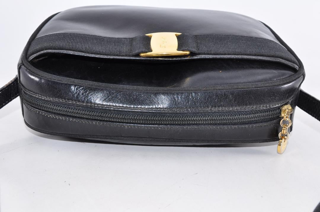 Salvatore Ferragamo Shoulder Bag Purse Vara Leather Black Authentic