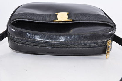 Salvatore Ferragamo Shoulder Bag Purse Vara Leather Black Authentic