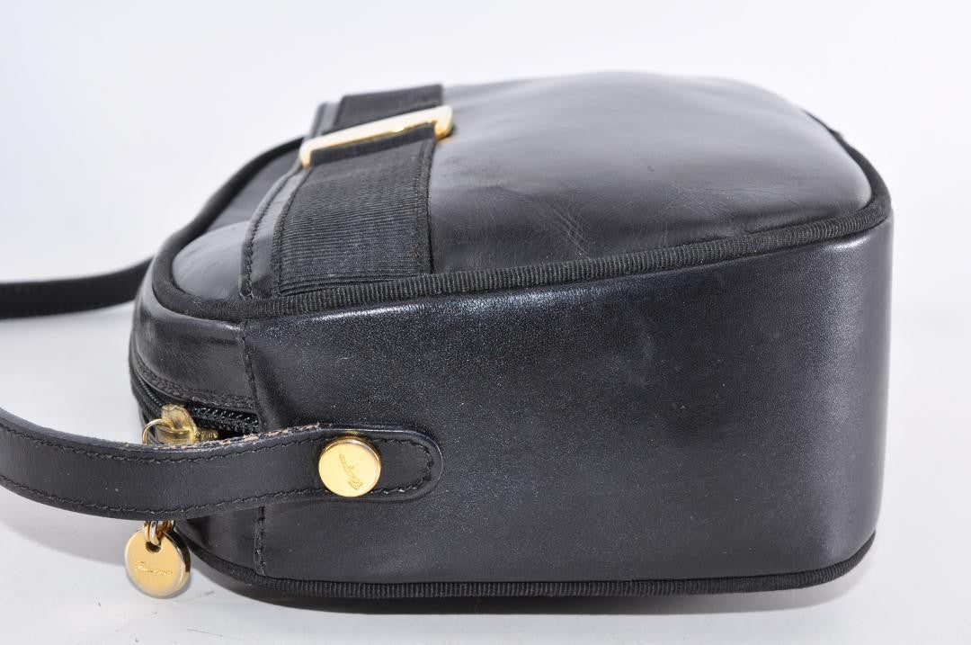 Salvatore Ferragamo Shoulder Bag Purse Vara Leather Black Authentic