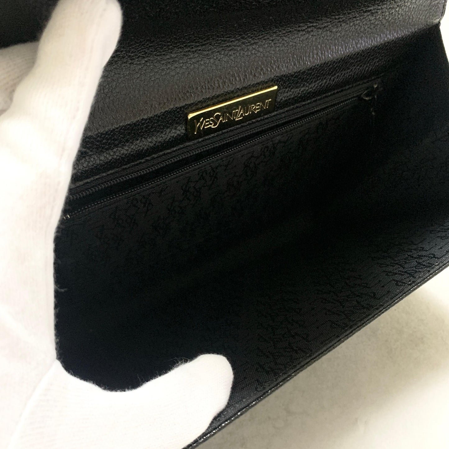 Saint Laurent Bag YSL Cassandra Clutch Purse Hand Leather Black Gold Authentic