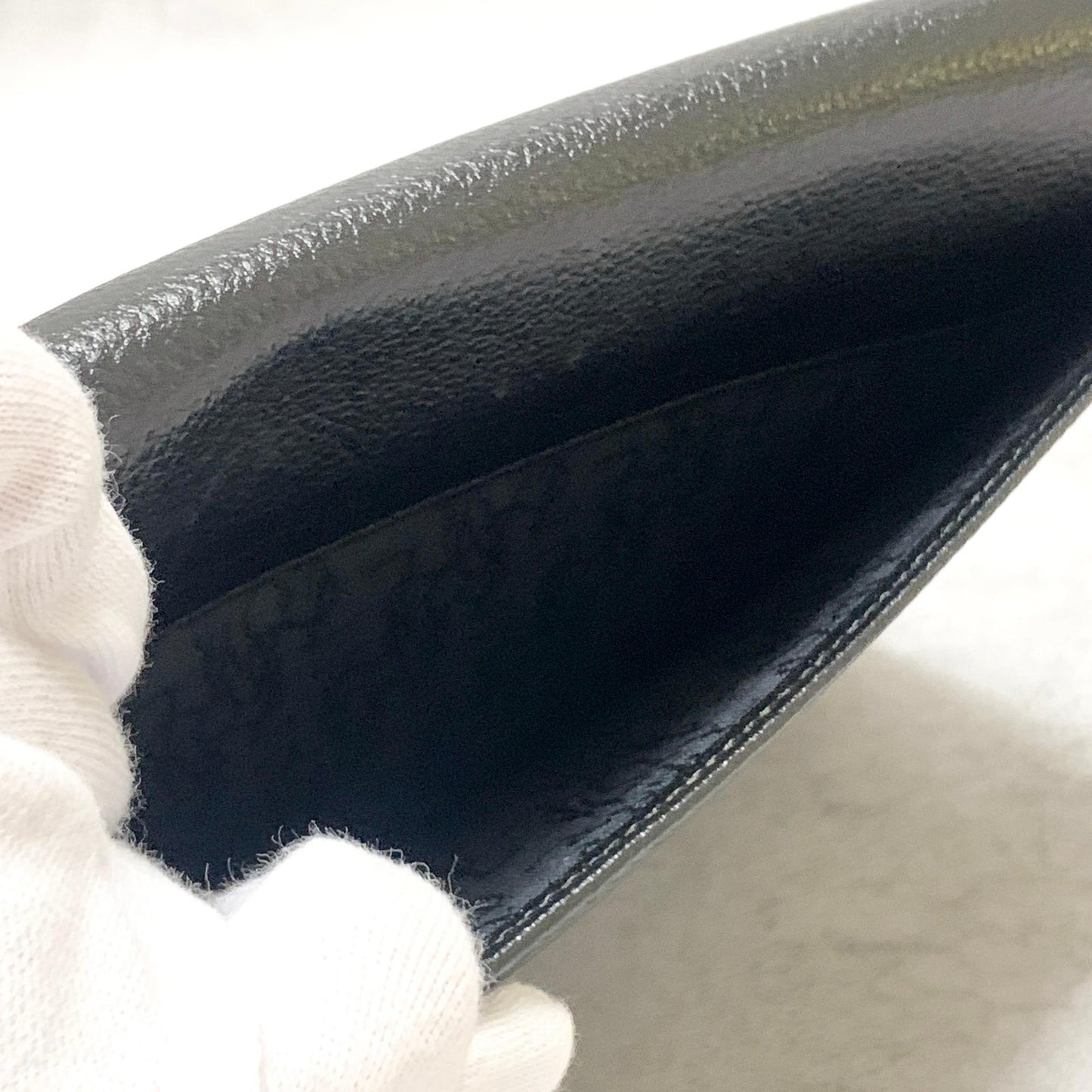 Saint Laurent Bag YSL Cassandra Clutch Purse Hand Leather Black Gold Authentic