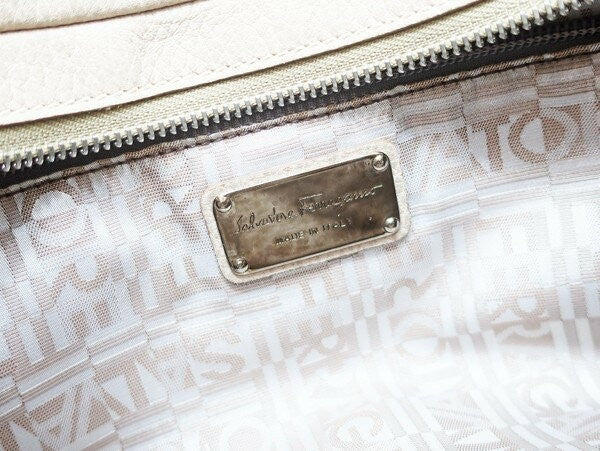 Salvatore Ferragamo Shoulder Bag Purse Leather Beige Authentic