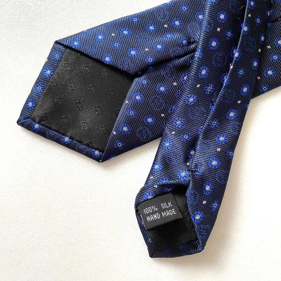 GUCCI Necktie Tie interlocking GG Geometric All over Polka Dot pattern Authentic