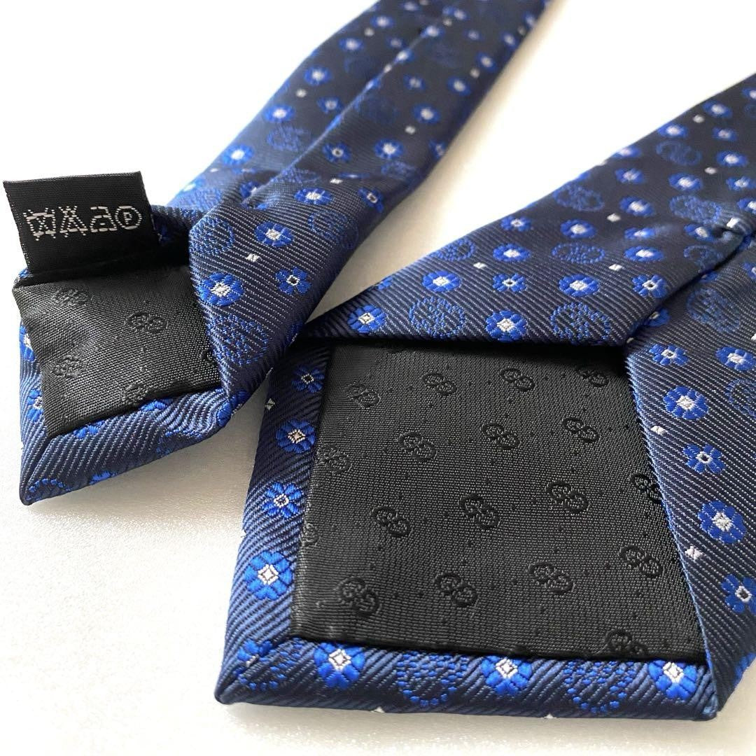 GUCCI Necktie Tie interlocking GG Geometric All over Polka Dot pattern Authentic