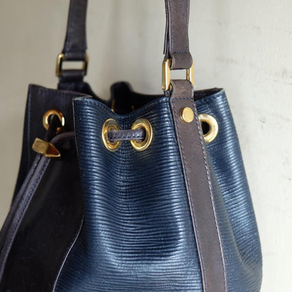 Valentino Garavani Shoulder Bag Purse Black Navy Authentic