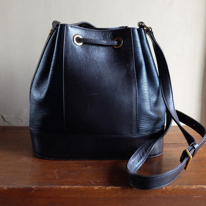 Valentino Garavani Shoulder Bag Purse Black Navy Authentic