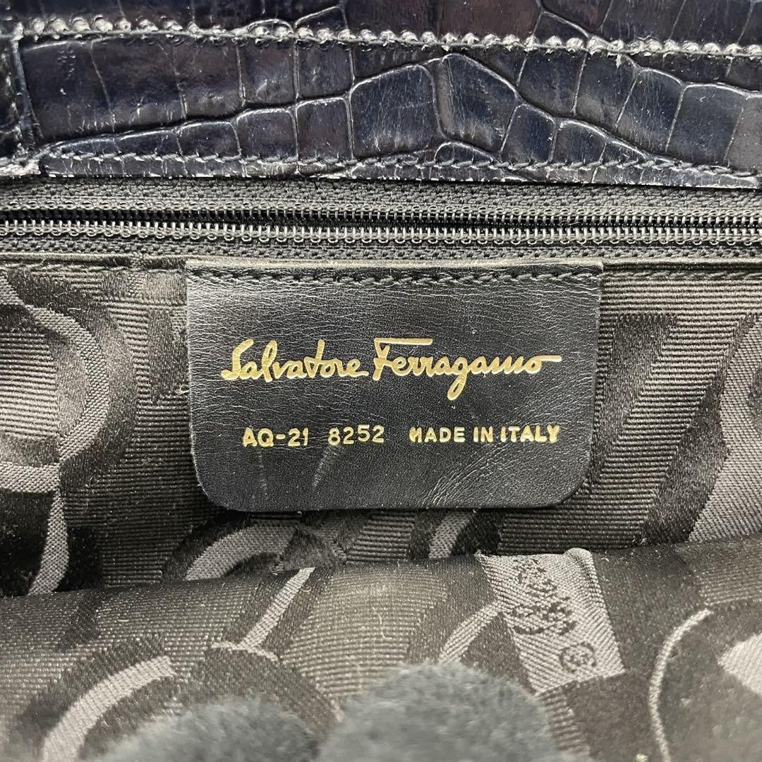 Salvatore Ferragamo Hand Bag Tote Purse Vara Leather Navy Authentic