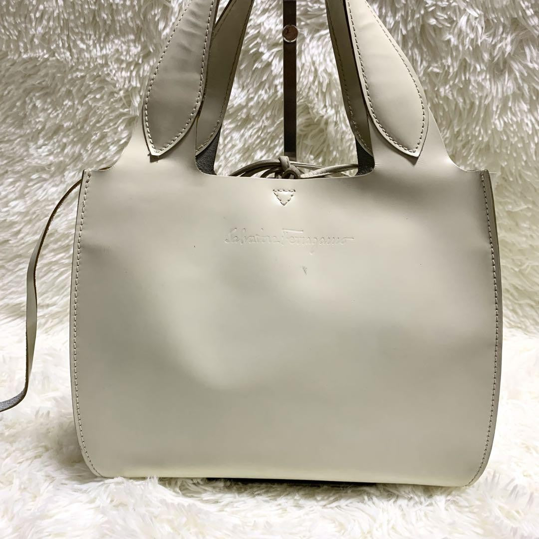 Salvatore Ferragamo Hand Bag Purse Gancini White Leather Authentic With pouch