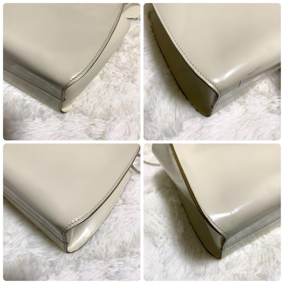 Salvatore Ferragamo Hand Bag Purse Gancini White Leather Authentic With pouch