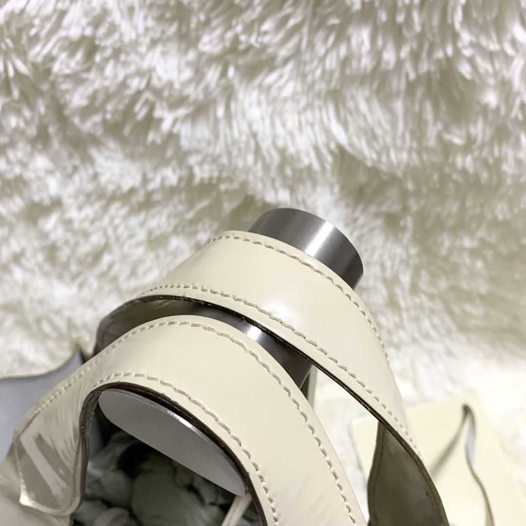 Salvatore Ferragamo Hand Bag Purse Gancini White Leather Authentic With pouch