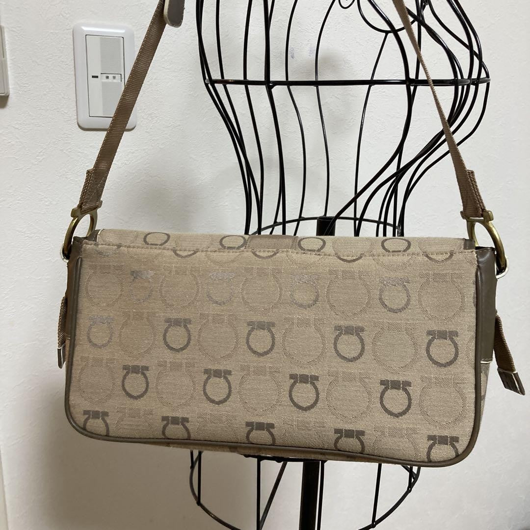 Salvatore Ferragamo shoulder bag Purse Gancini Beige Gold Canvas Authentic Used