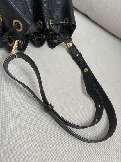 FENDI Shoulder Bag Purse FF Leather Black Authentic