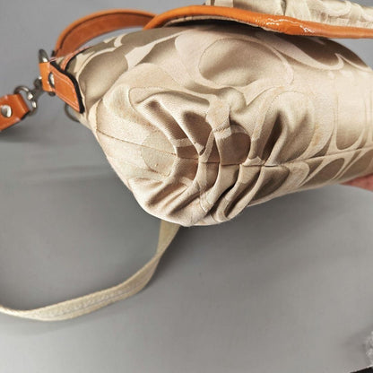 COACH Shoulder Bag Purse Signature Old Canvas Leather Gold Beige Authentic