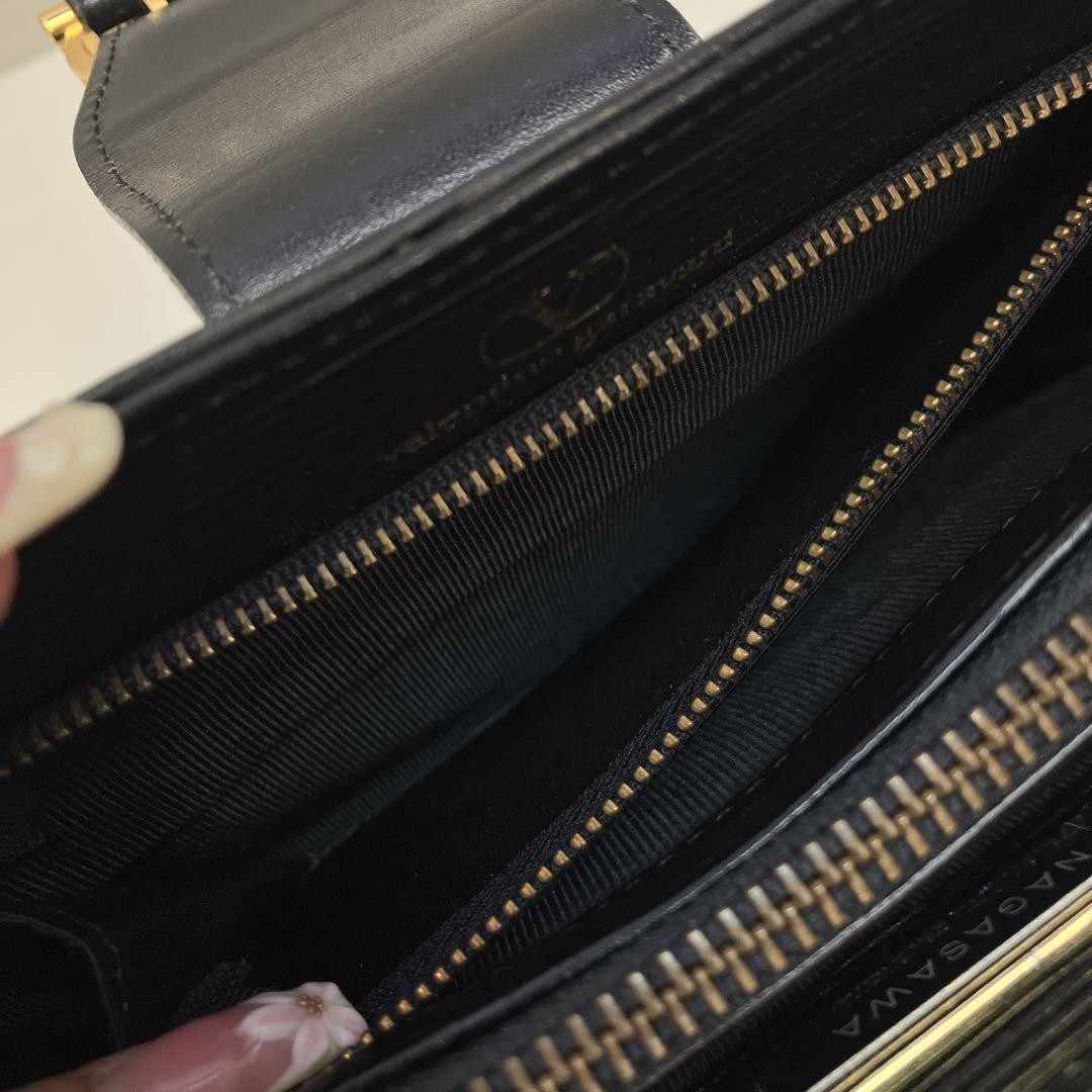 Valentino Garavani Hand Shoulder Bag Tote Purse 2way Leather Black Authentic