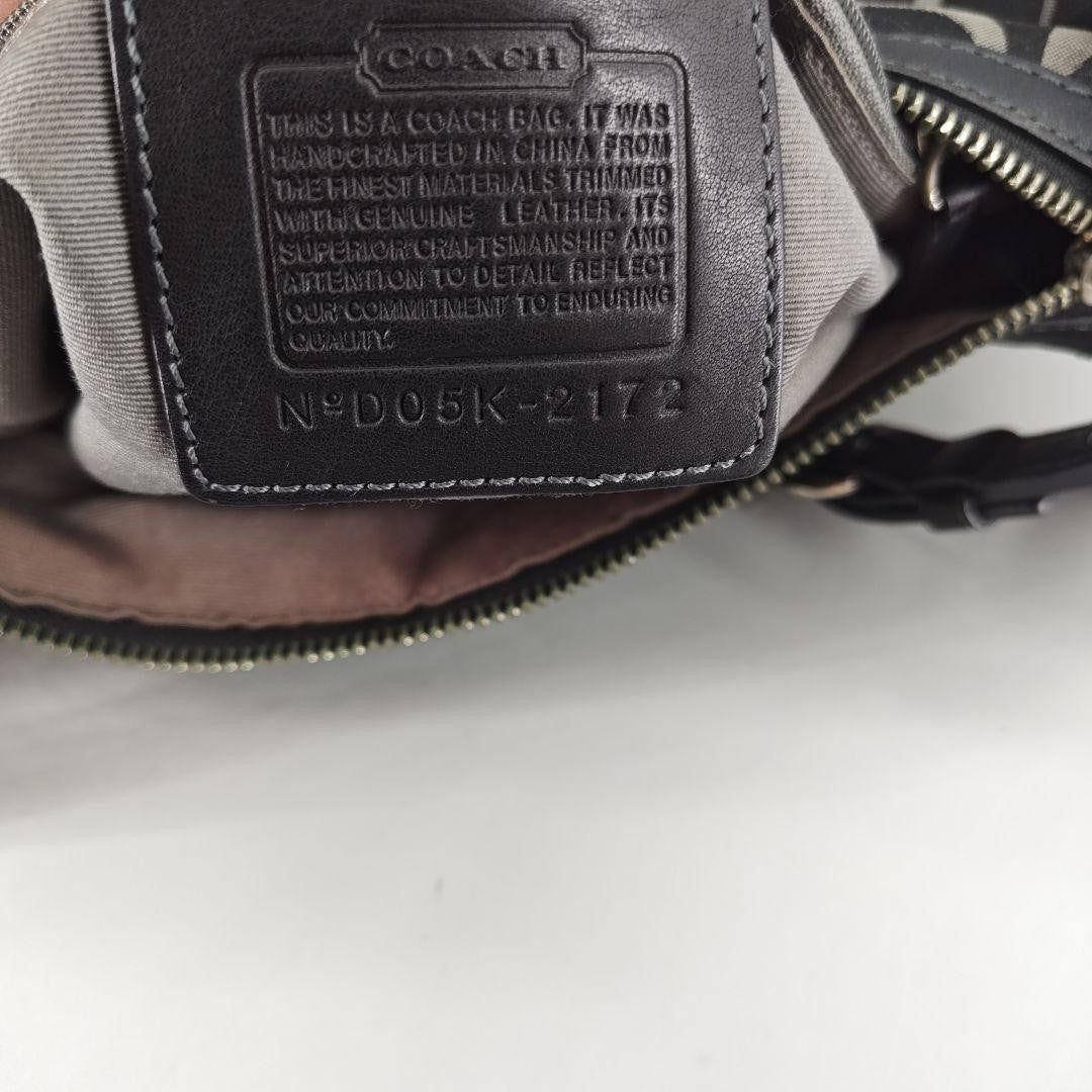 COACH Accessory Pouch Hand Bag Tote Purse Signature Black Authentic