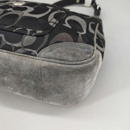 COACH Accessory Pouch Hand Bag Tote Purse Signature Black Authentic
