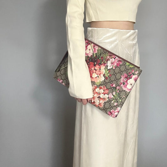 GUCCI Bag Flora GG Supreme Clutch Purse Hand Leather Beige Red Used Authentic
