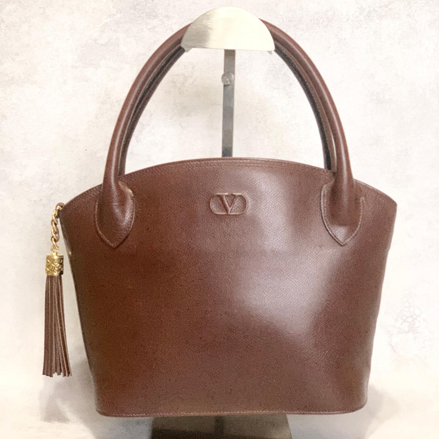 Valentino Garavani Bag Tassel Logo Hand Tote Purse Leather Brown Gold Authentic
