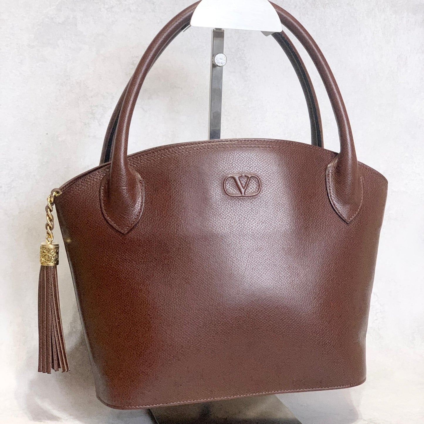 Valentino Garavani Bag Tassel Logo Hand Tote Purse Leather Brown Gold Authentic
