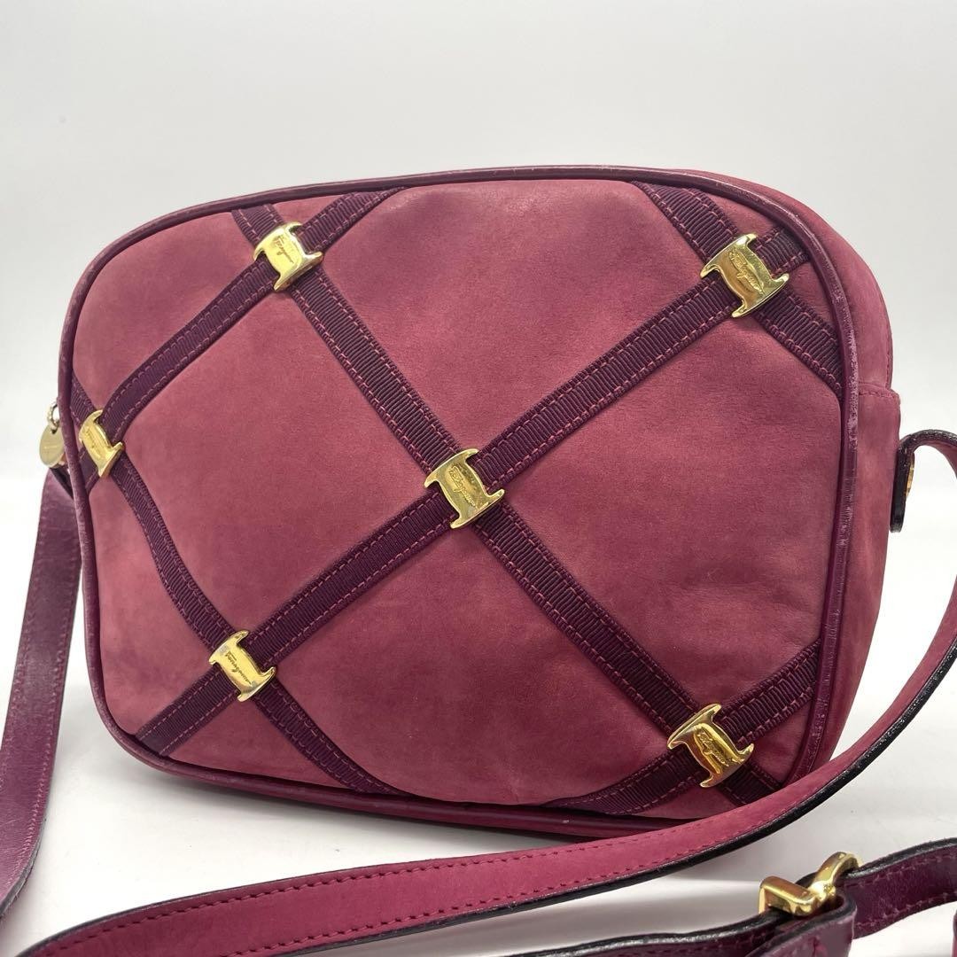 Salvatore Ferragamo Shoulder Bag Purse Vara Suede Leather Bordeaux Authentic