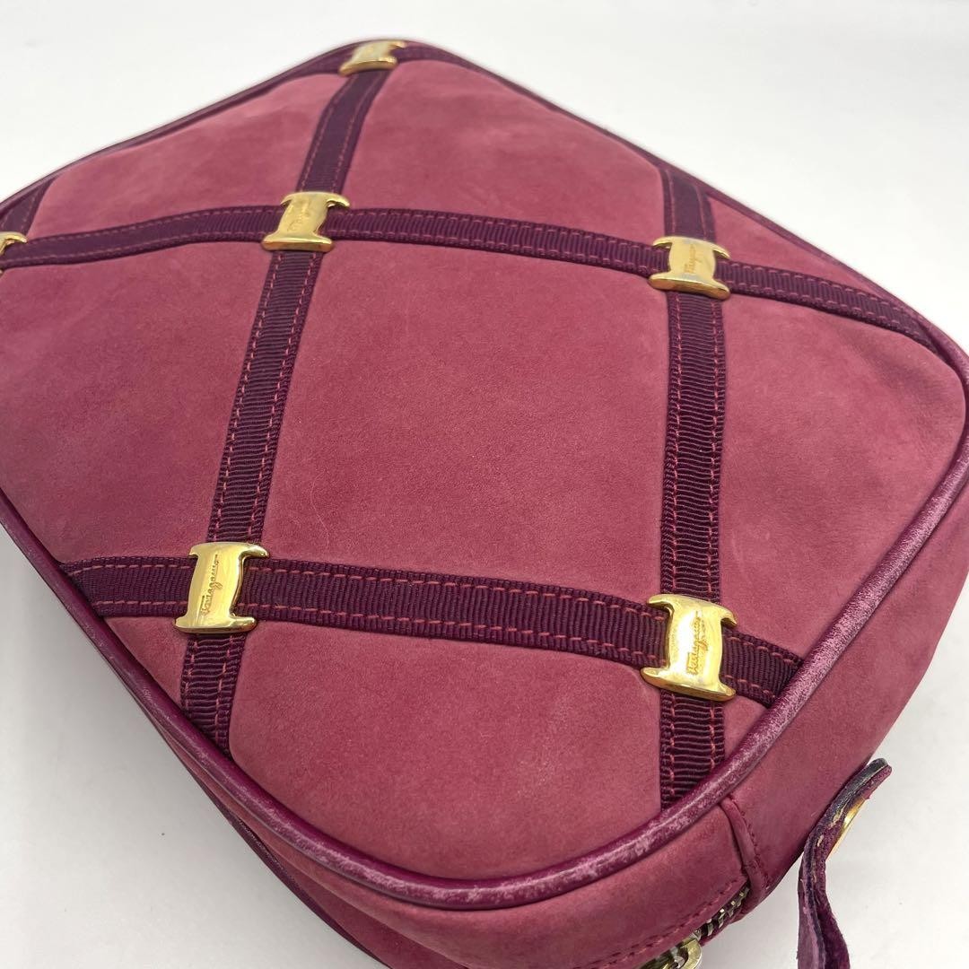 Salvatore Ferragamo Shoulder Bag Purse Vara Suede Leather Bordeaux Authentic