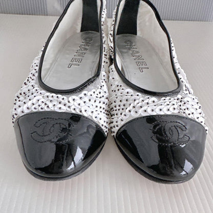 CHANEL Shoes Pumps Heel Cocomark EU 36.5 US 6.5 Patent Leather White Black Auth
