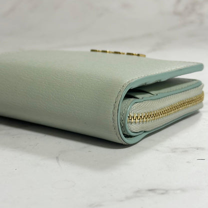 Gucci Bi-fold Wallet Logo Flap Compact Purse Light Green Gold Leather Authentic