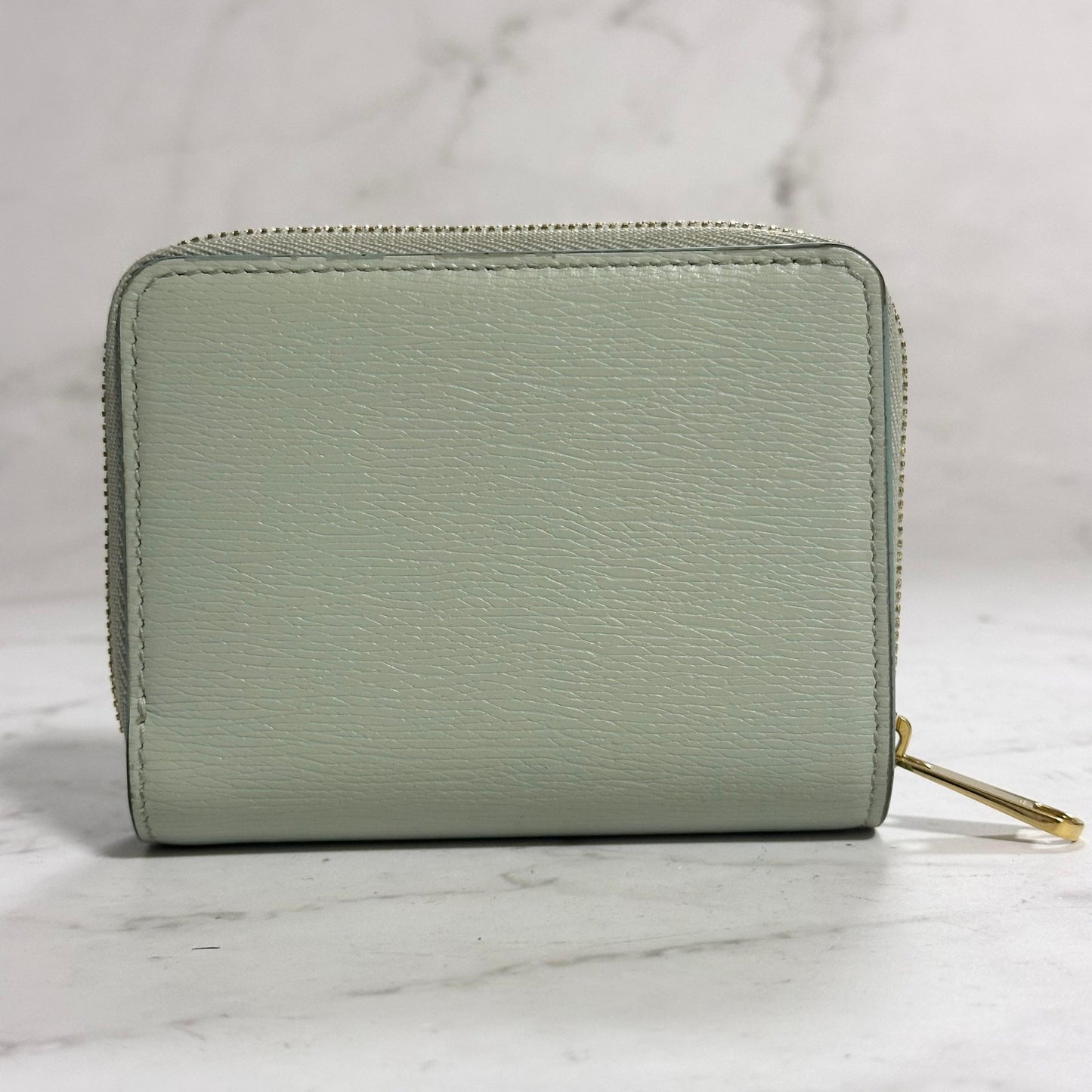 Gucci Bi-fold Wallet Logo Flap Compact Purse Light Green Gold Leather Authentic