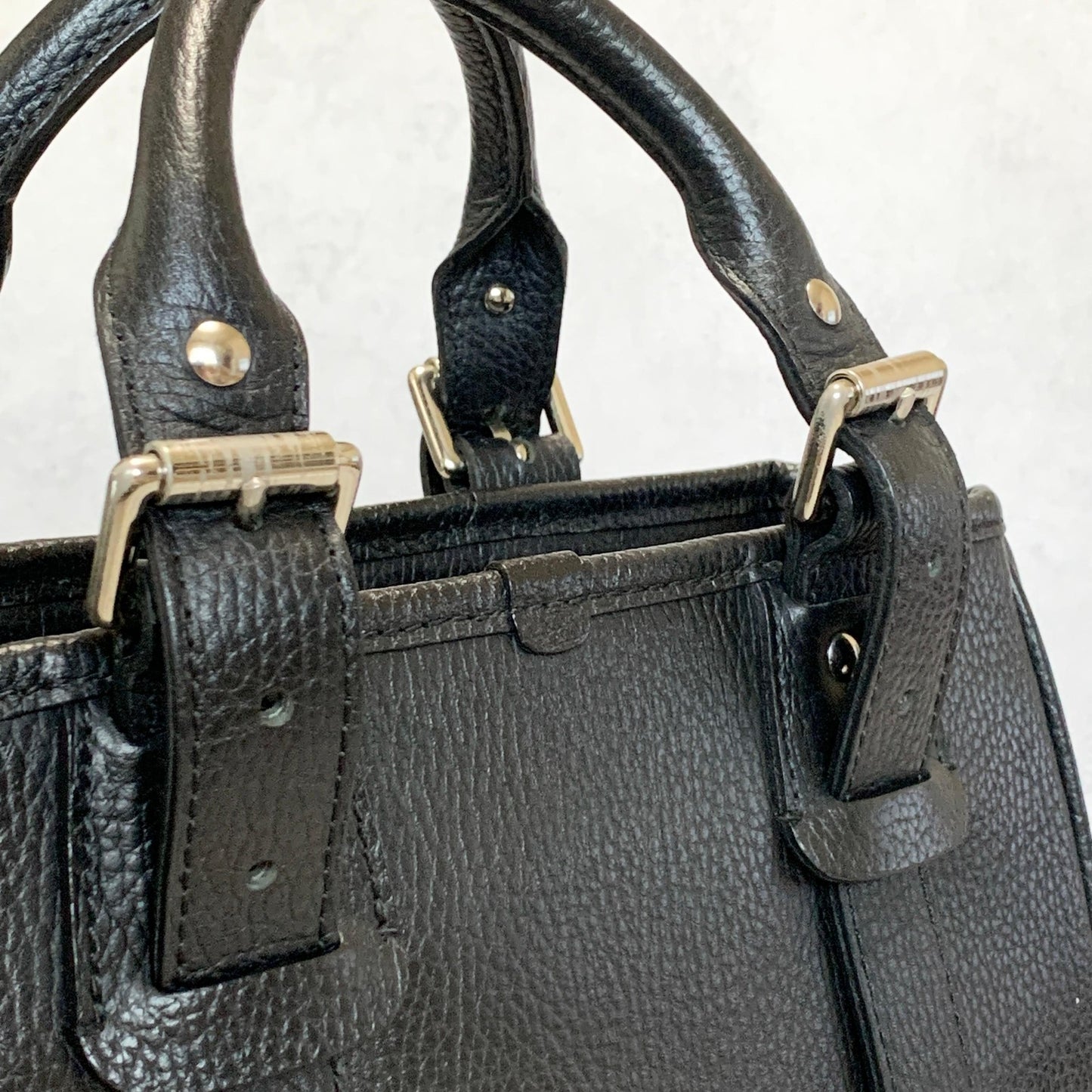BURBERRY Bag Logo Nova Check Hand Tote Purse Leather Black Gold Used Authentic
