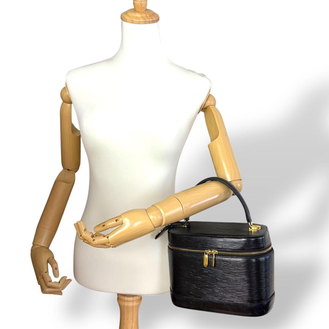 Valentino Garavani Vanity Bag Hand Tote Purse Leather Black Authentic