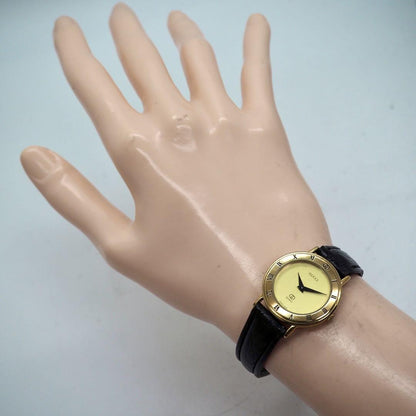 GUCCI 3000L Quartz Watch Wristwatch Gold Black Women's Authentic