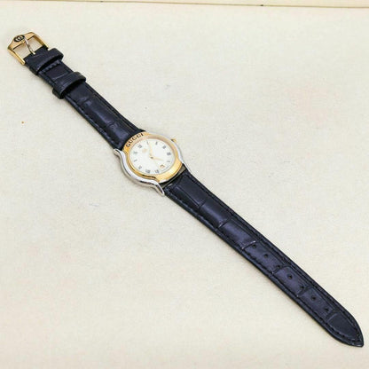 GUCCI 8000L Watch Wristwatch GG Gold Silver Women's Authentic