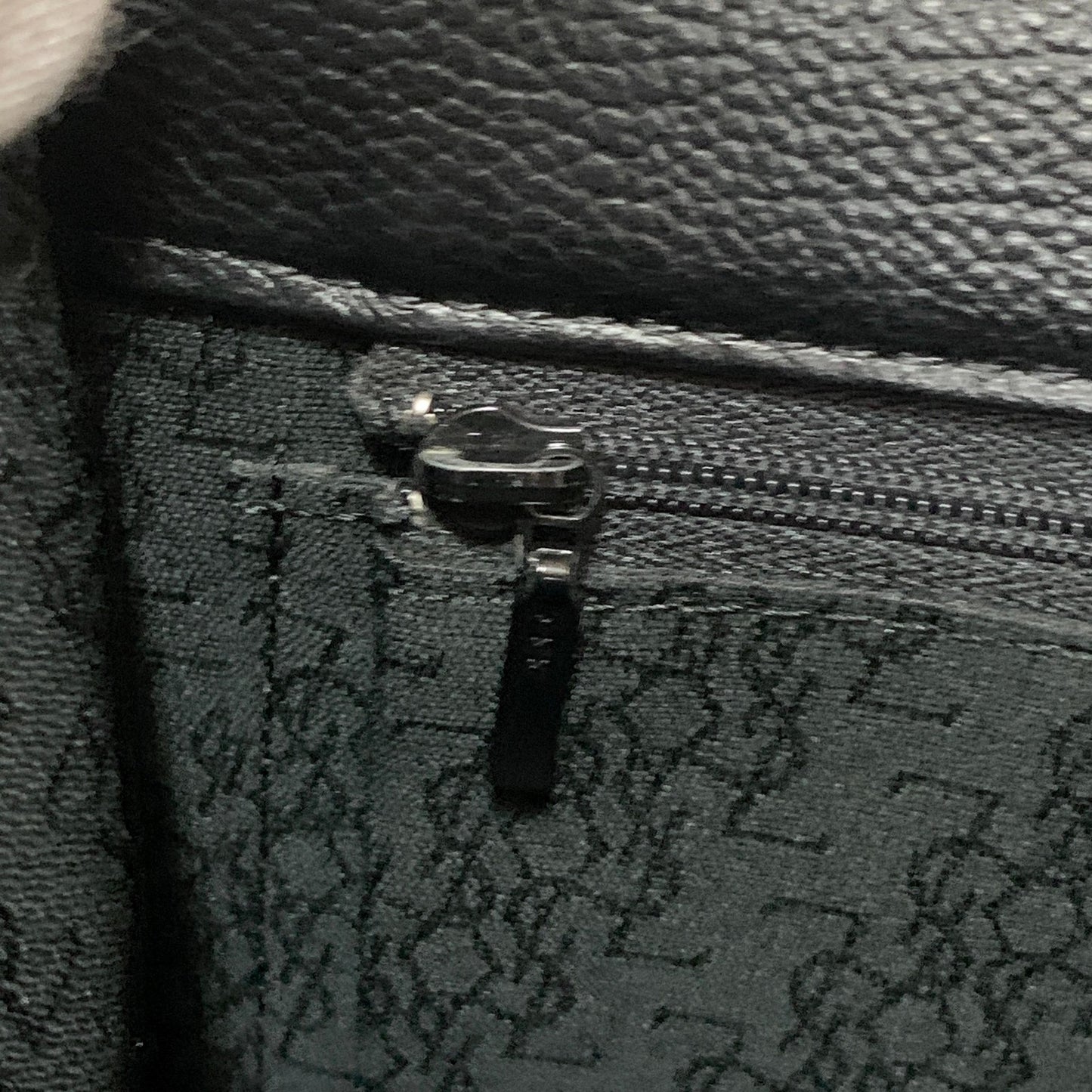 Saint Laurent Bag Cassandra YSL Logo Hand Tote Purse Leather Black Gold Auth