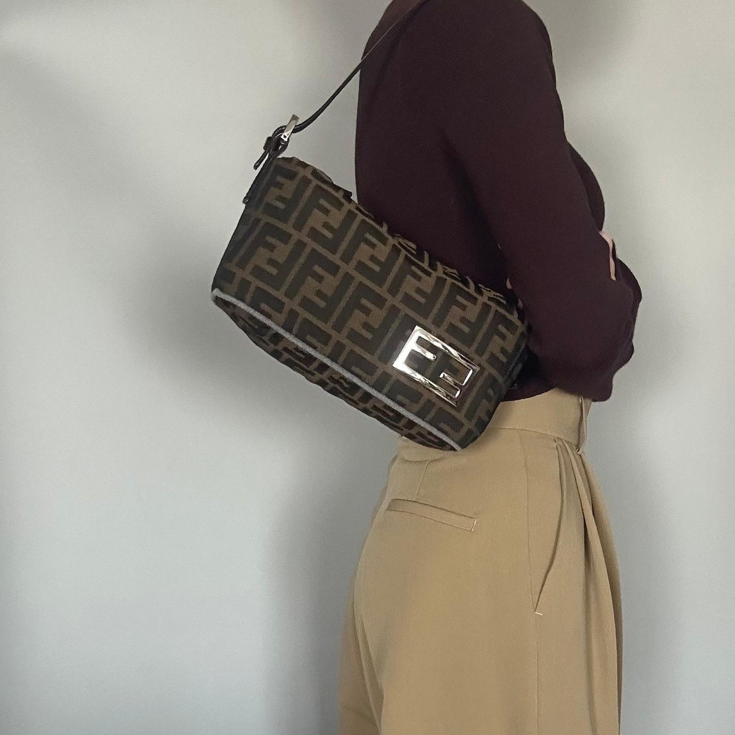 FENDI Bag FF Zucca Mamma Baguette Pouch Shoulder Purse Canvas Brown Authentic