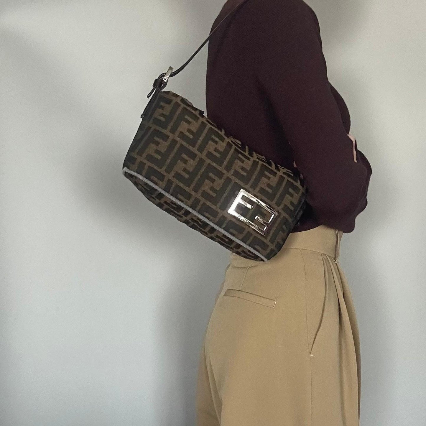 FENDI Bag FF Zucca Mamma Baguette Pouch Shoulder Purse Canvas Brown Authentic