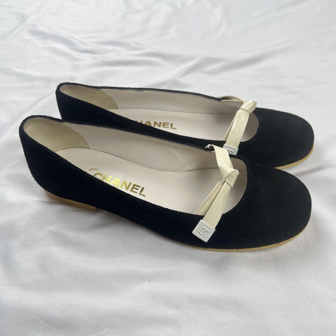 CHANEL mary jane flat shoes EU 37 US 7 Black White Authentic