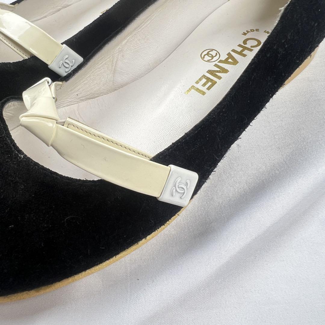 CHANEL mary jane flat shoes EU 37 US 7 Black White Authentic
