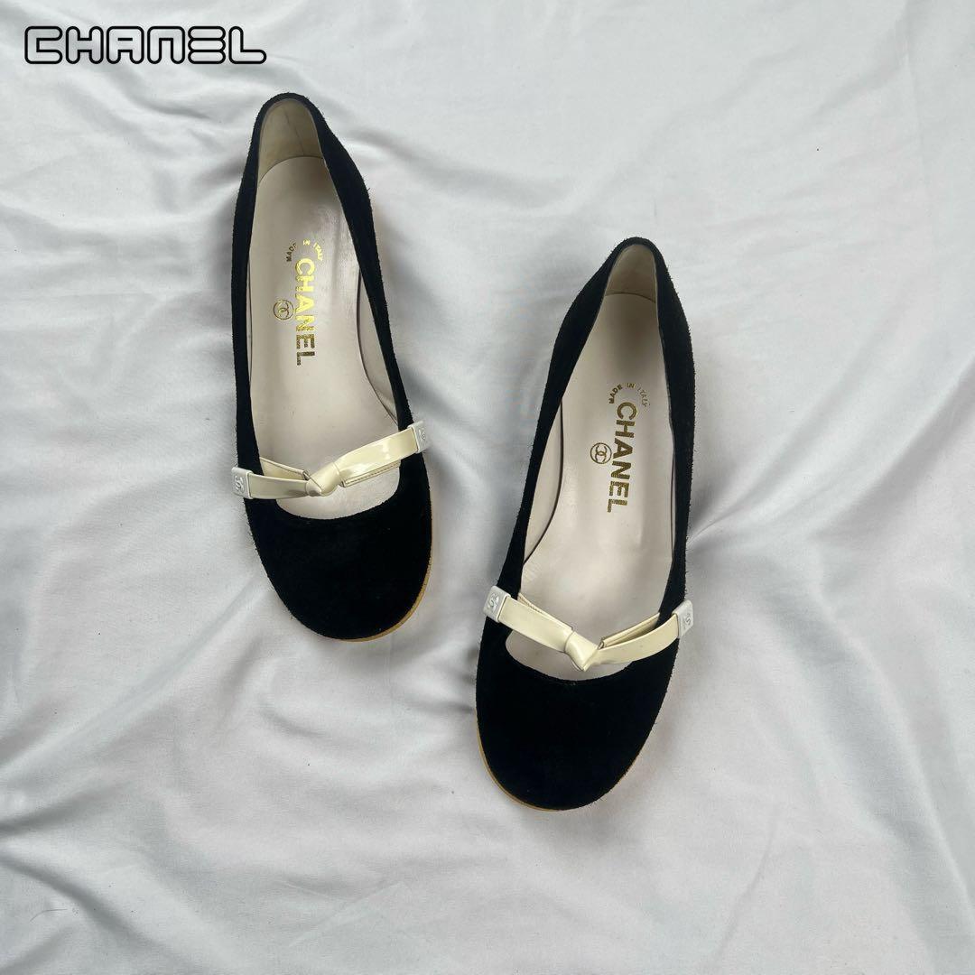 CHANEL mary jane flat shoes EU 37 US 7 Black White Authentic