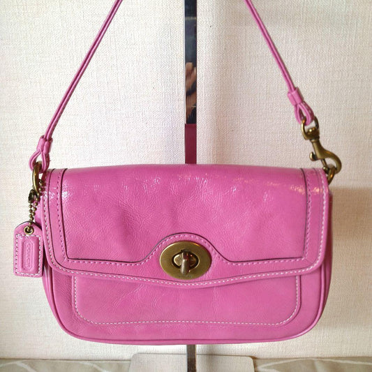 COACH Accessory Pouch Hand Bag Tote Purse Turn Lock Patent Leather Pink Auth