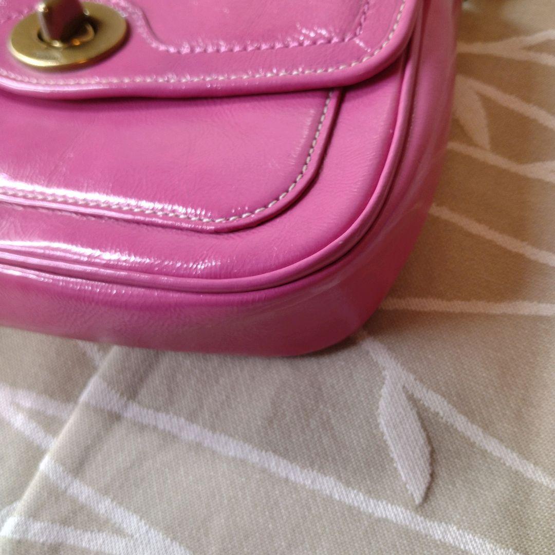 COACH Accessory Pouch Hand Bag Tote Purse Turn Lock Patent Leather Pink Auth