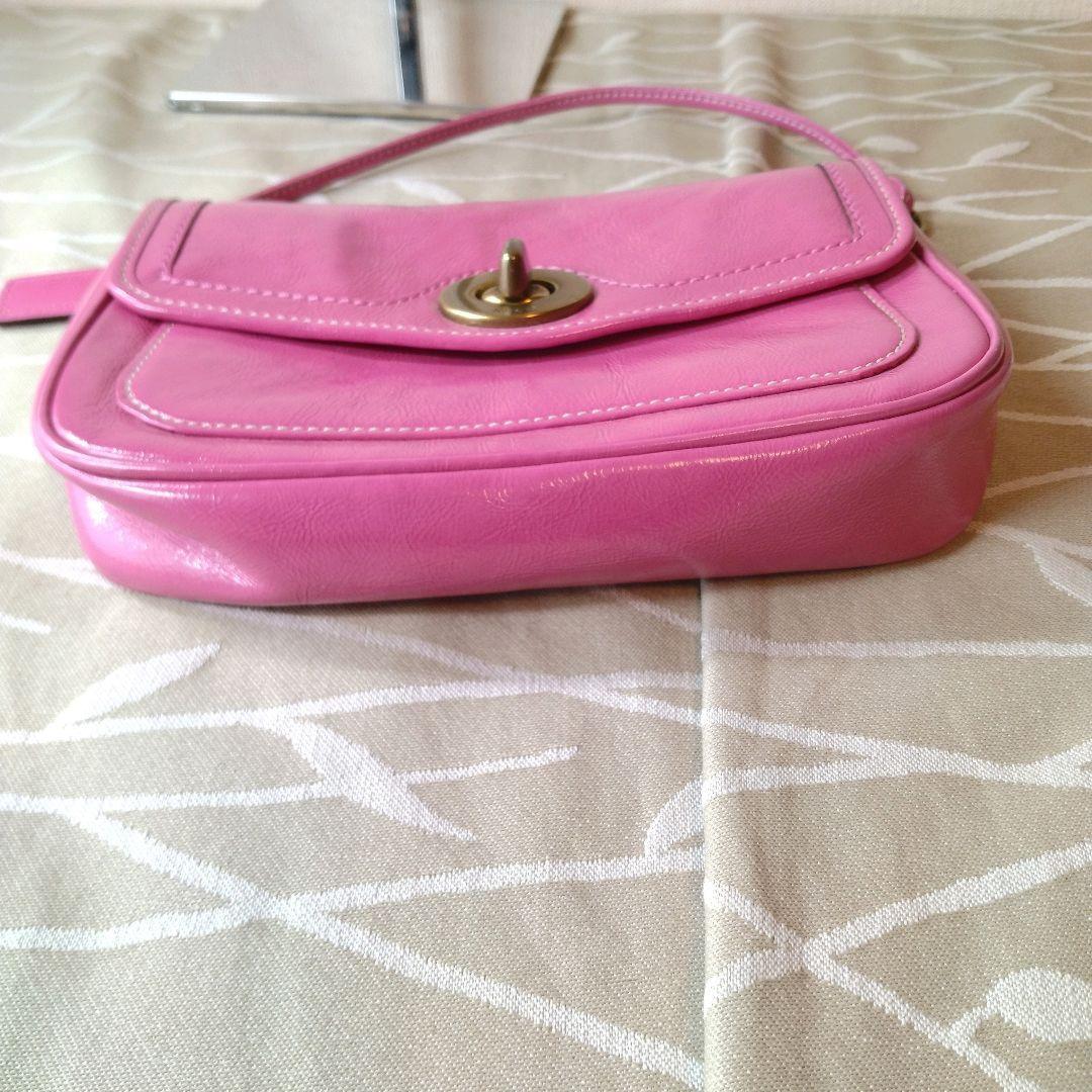 COACH Accessory Pouch Hand Bag Tote Purse Turn Lock Patent Leather Pink Auth