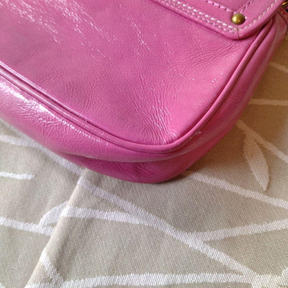 COACH Accessory Pouch Hand Bag Tote Purse Turn Lock Patent Leather Pink Auth