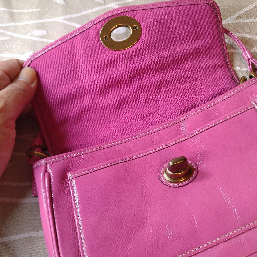 COACH Accessory Pouch Hand Bag Tote Purse Turn Lock Patent Leather Pink Auth